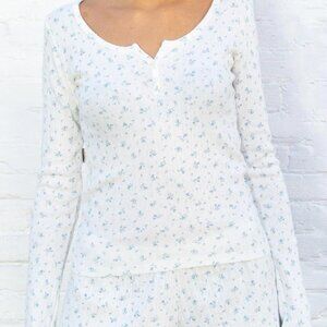 Brandy Melville long sleeve zelly top